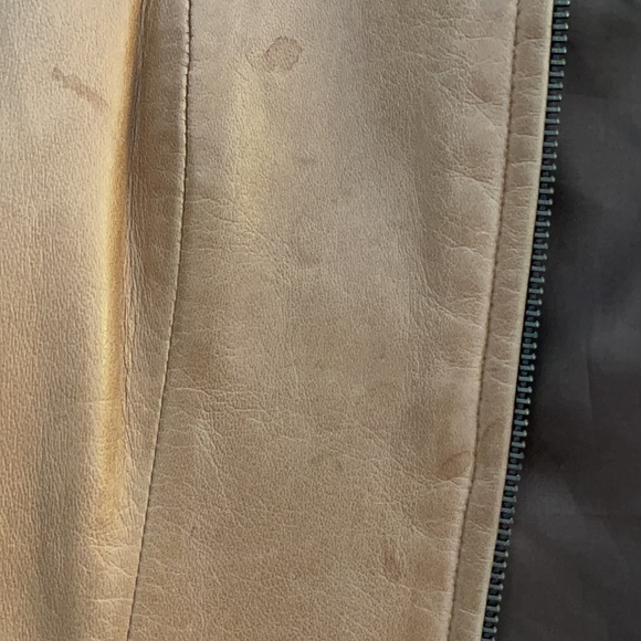 Identify leather jacket - Picture 7 of 8